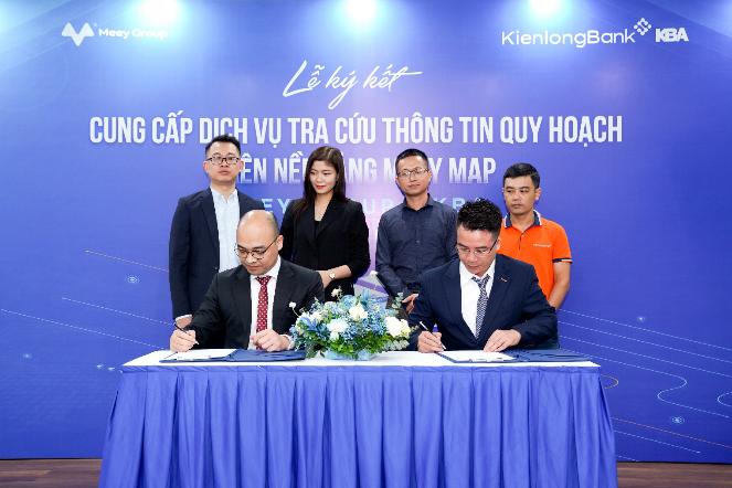 photo-1718881170691 photo-1718881170691