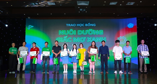 Ngày hội 'Cùng GRAB ươm xanh 2024'
- Ảnh 2. Ngày hội 'Cùng GRAB ươm xanh 2024'
- Ảnh 2.