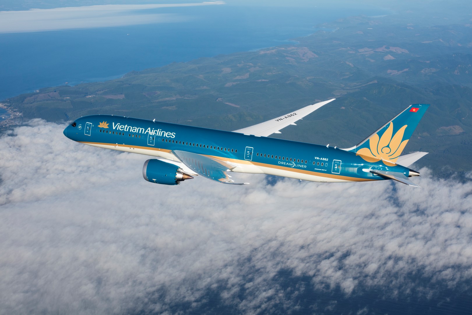 Vietnam Airlines chung tay thực hiện chiến dịch 'Vì một Việt Nam xanh và phát triển bền vững"- Ảnh 1. Vietnam Airlines chung tay thực hiện chiến dịch 'Vì một Việt Nam xanh và phát triển bền vững"- Ảnh 1.