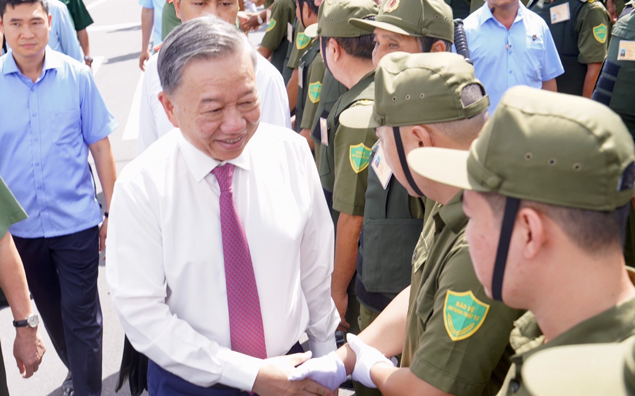 Chủ tịch nước dự lễ ra mắt lực lượng tham gia bảo vệ ANTT cơ sở tại TPHCM
