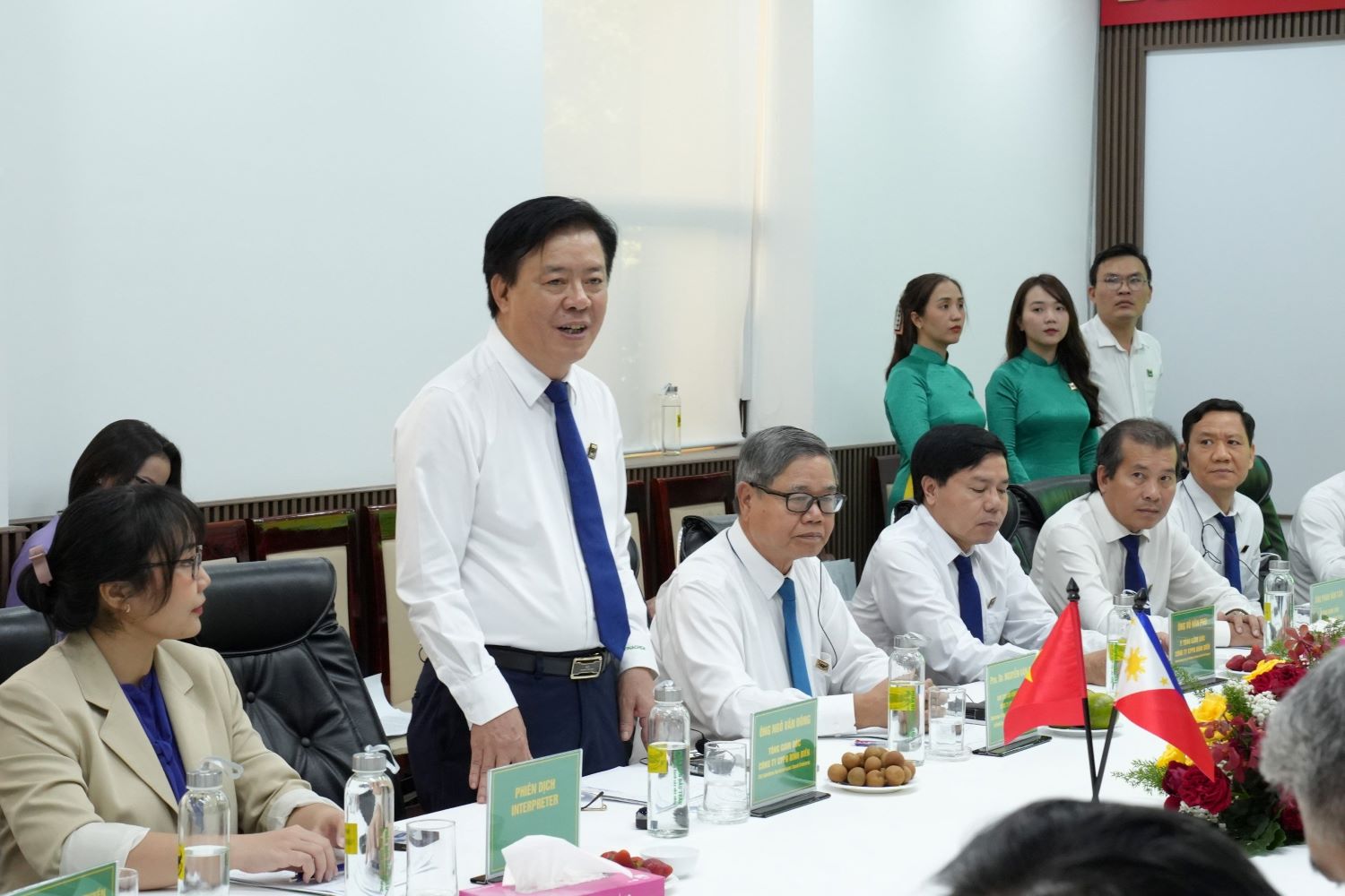 Tạo điều kiện để phân bón Bình Điền sớm tham gia thị trường Philippines- Ảnh 2. Tạo điều kiện để phân bón Bình Điền sớm tham gia thị trường Philippines- Ảnh 2.