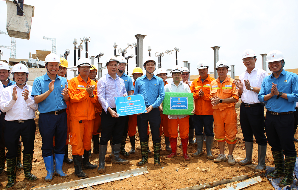 EVNNPT: Làm chủ công nghệ lắp đặt, thí nghiệm tại TBA 500kV Thanh Hóa- Ảnh 3. EVNNPT: Làm chủ công nghệ lắp đặt, thí nghiệm tại TBA 500kV Thanh Hóa- Ảnh 3.