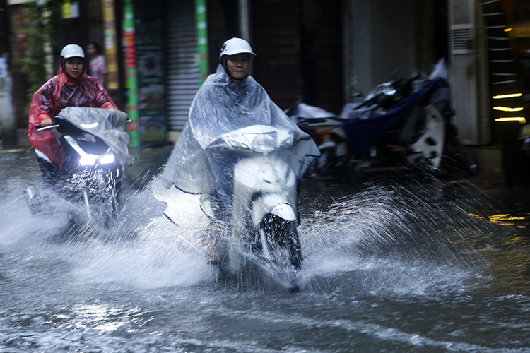 Thời tiết ngày 27/8: Mưa lớn cục bộ nhiều nơi trên cả nước- Ảnh 1.