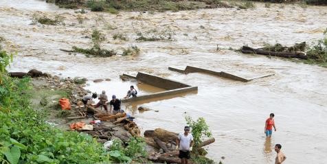 Nhiều tuyến đường bị sạt lở tại Lào Cai- Ảnh 1.