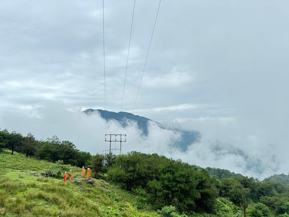 EVNNPC: Hơn 3.000 ca trực đảm bảo cung cấp điện dịp nghỉ lễ Quốc khánh 2/9- Ảnh 1. EVNNPC: Hơn 3.000 ca trực đảm bảo cung cấp điện dịp nghỉ lễ Quốc khánh 2/9- Ảnh 1.