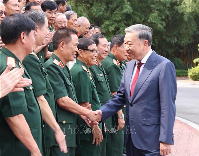 Tổng Bí thư, Chủ tịch nước Tô Lâm gặp mặt đoàn cựu chiến binh Sư đoàn 308- Ảnh 1.