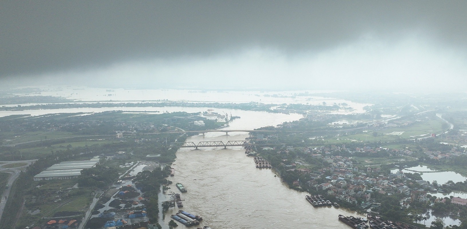 Mực nước sông Hồng tại Hà Nội đang chững lại, nội đô an toàn- Ảnh 1.