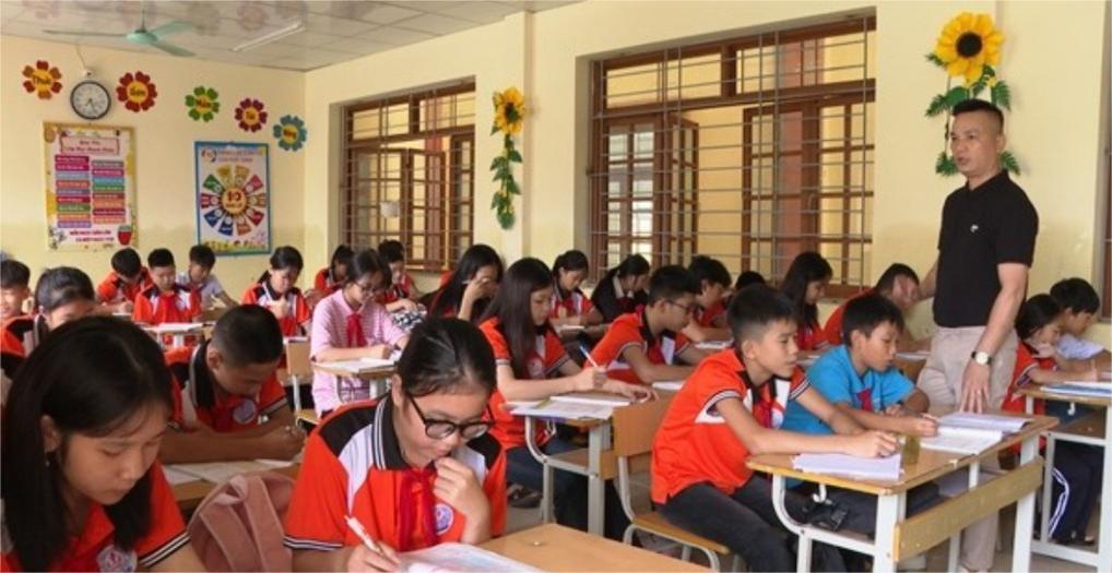 Lạng Sơn: Hơn 12.500 học sinh trở lại trường học sau bão số 3- Ảnh 1.