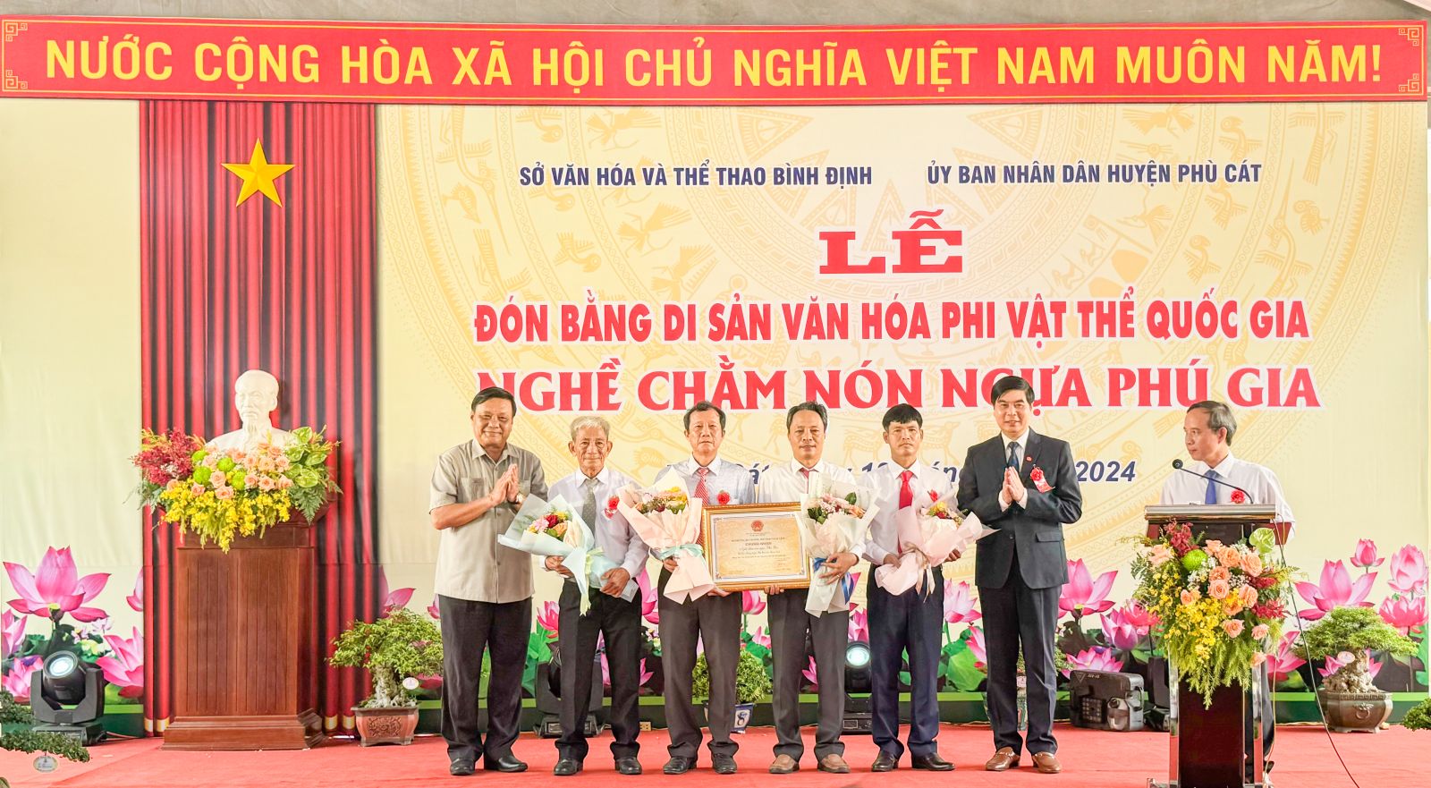 Nghề chằm nón ngựa Phú Gia là di sản <a href=