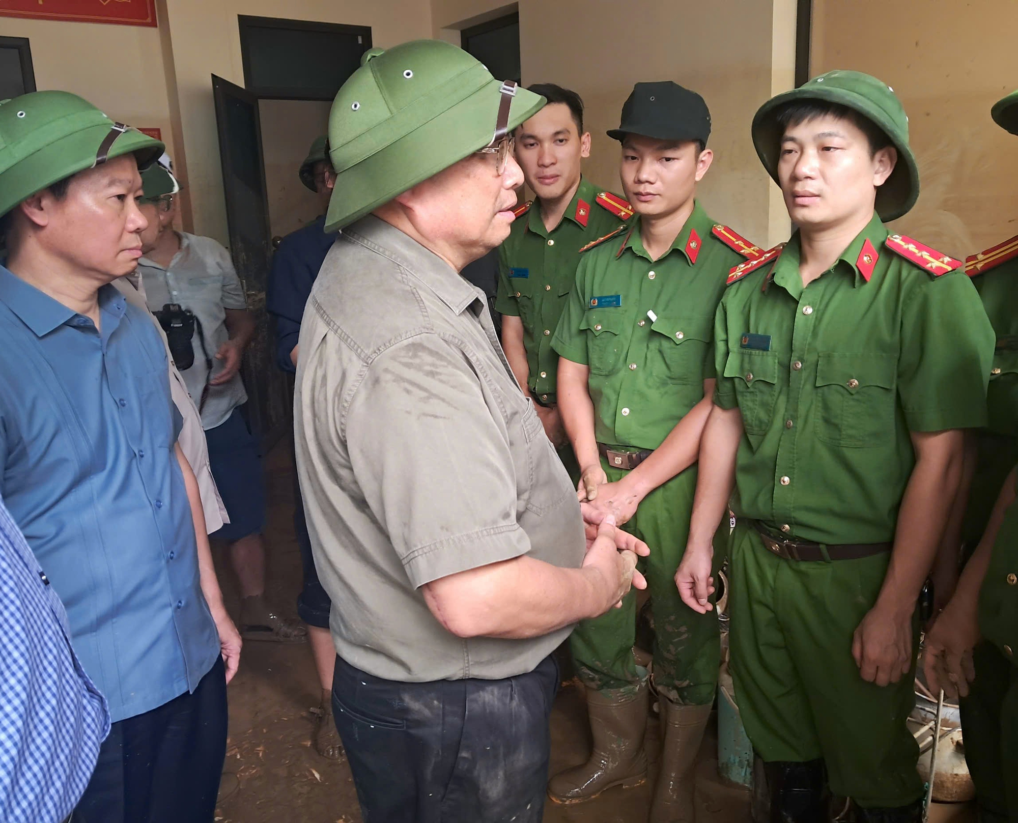 Thủ tướng Phạm Minh Chính tới Yên Bái chỉ đạo ứng phó, khắc phục hậu quả mưa lũ, thiên tai- Ảnh 7.