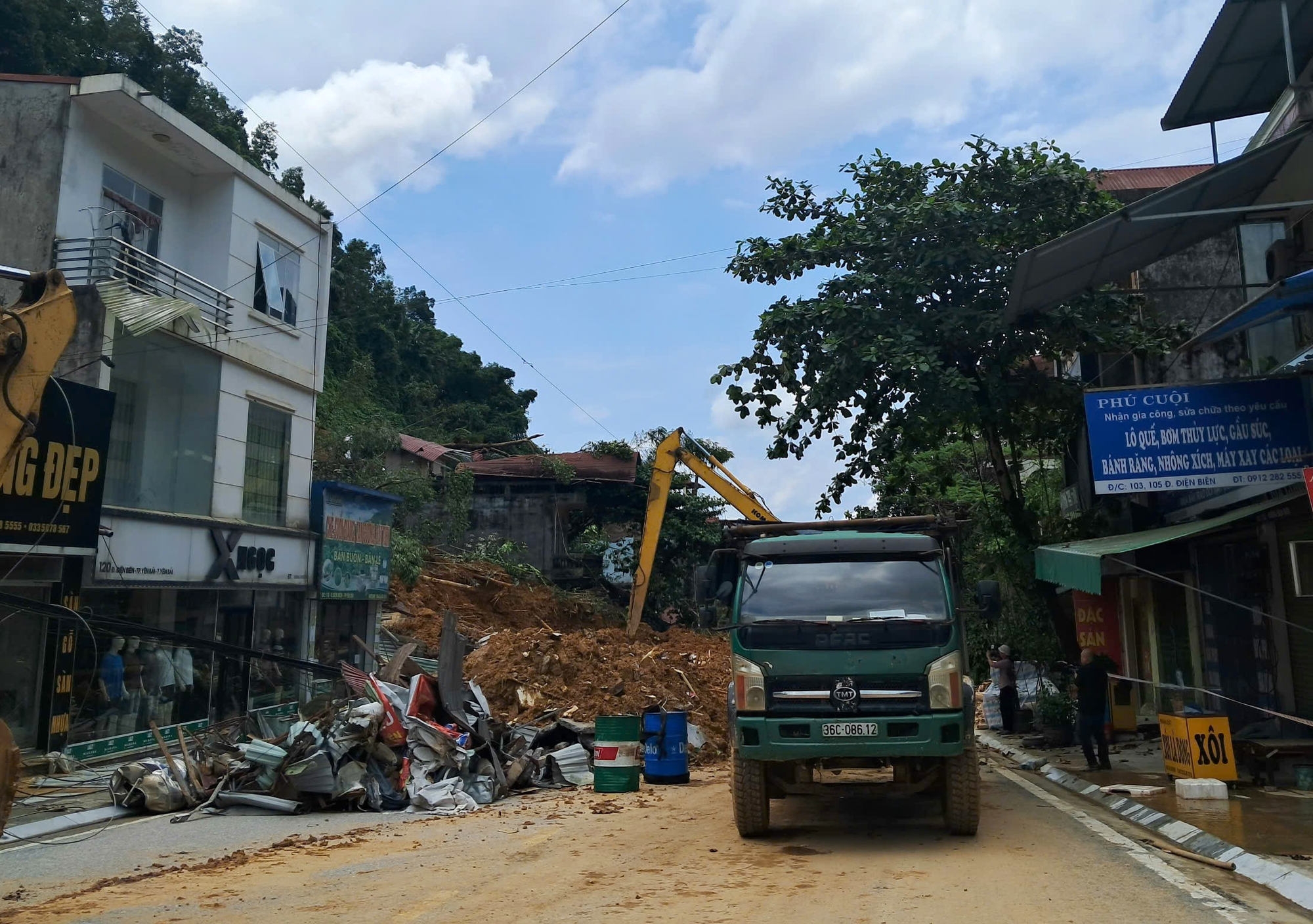 Thủ tướng Phạm Minh Chính tới Yên Bái chỉ đạo ứng phó, khắc phục hậu quả mưa lũ, thiên tai- Ảnh 9.