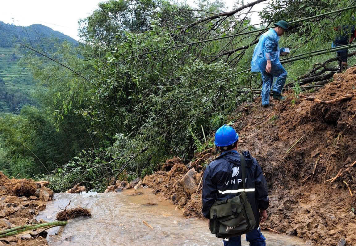 Gian nan ‘vượt ngàn, lên non để nối sóng’- Ảnh 2.