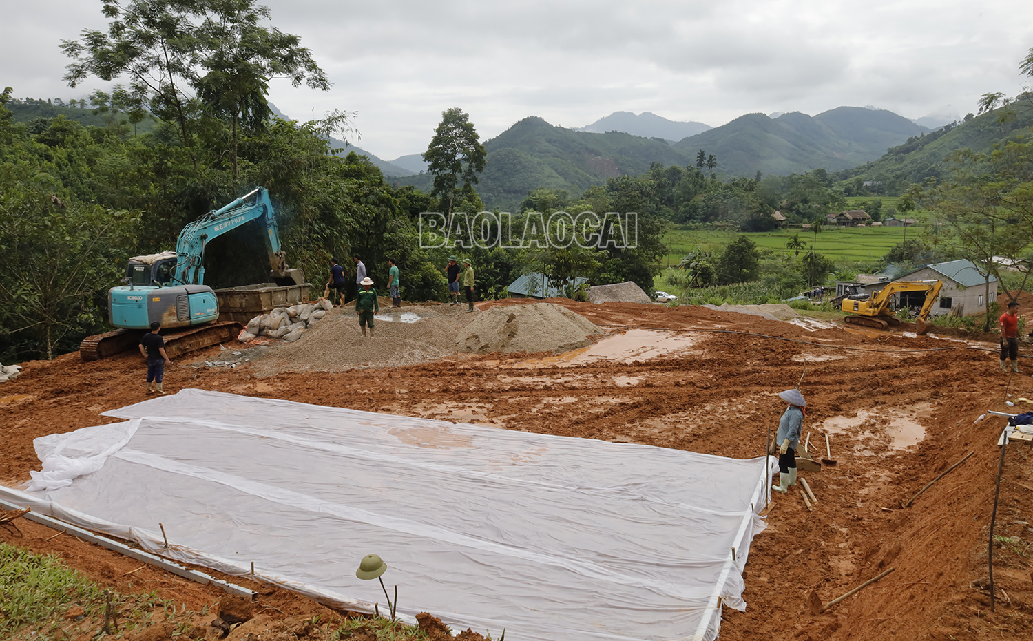 Khởi công xây dựng khu tạm cư cho người dân Làng Nủ- Ảnh 1.