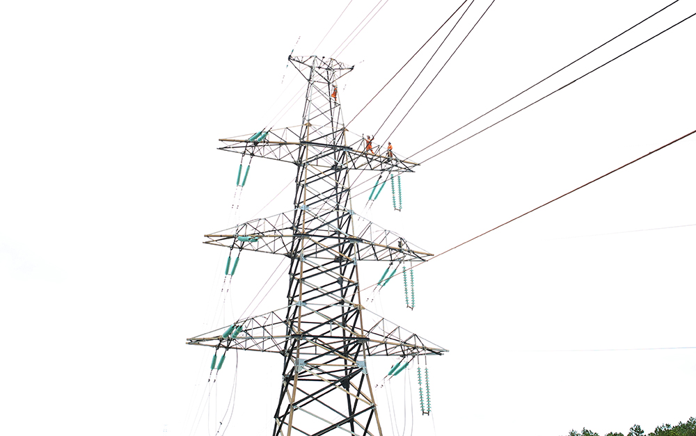 Truyền tải điện Đông Bắc 3: Vượt qua mưa lũ, bảo đảm an toàn lưới điện truyền tải- Ảnh 1. Truyền tải điện Đông Bắc 3: Vượt qua mưa lũ, bảo đảm an toàn lưới điện truyền tải- Ảnh 1.