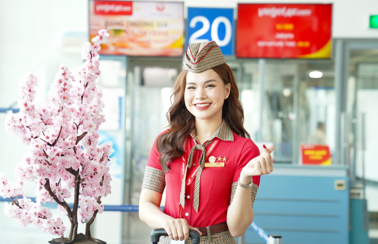 Vietjet mở bán sớm 2,6 triệu vé Tết 2025, giá chỉ từ 890.000 đồng- Ảnh 2.