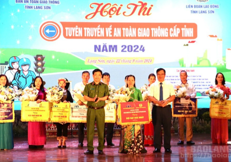 Thi tuyên truyền an toàn giao thông theo hình thức sân khấu hóa- Ảnh 2.