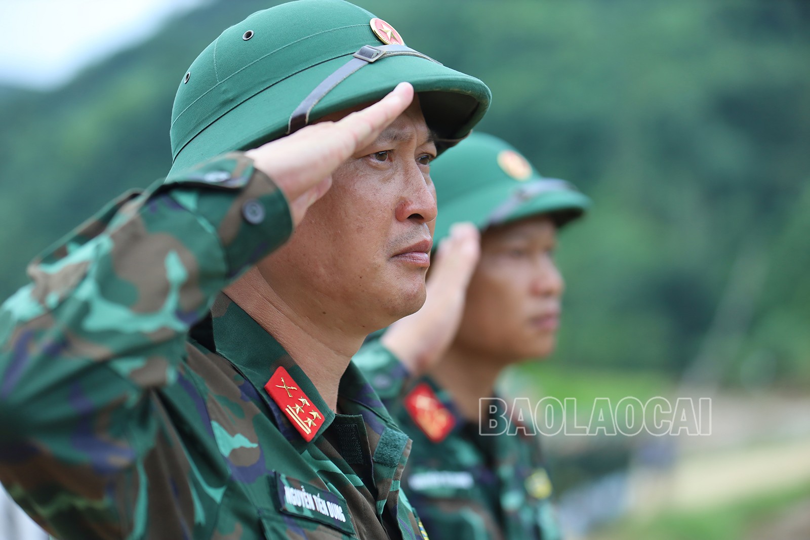 Xúc động ngày chia tay lực lượng quân đội cứu nạn ở Làng Nủ- Ảnh 17.