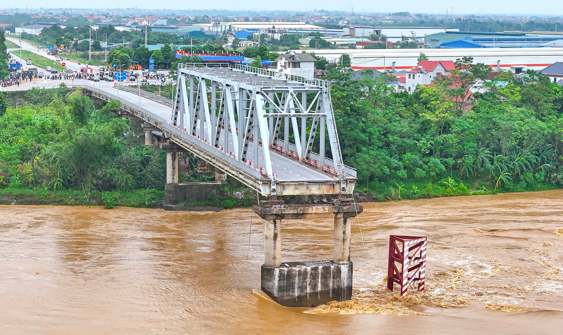 Đề xuất chỉ định thầu rút gọn xây cầu Phong Châu mới- Ảnh 1.