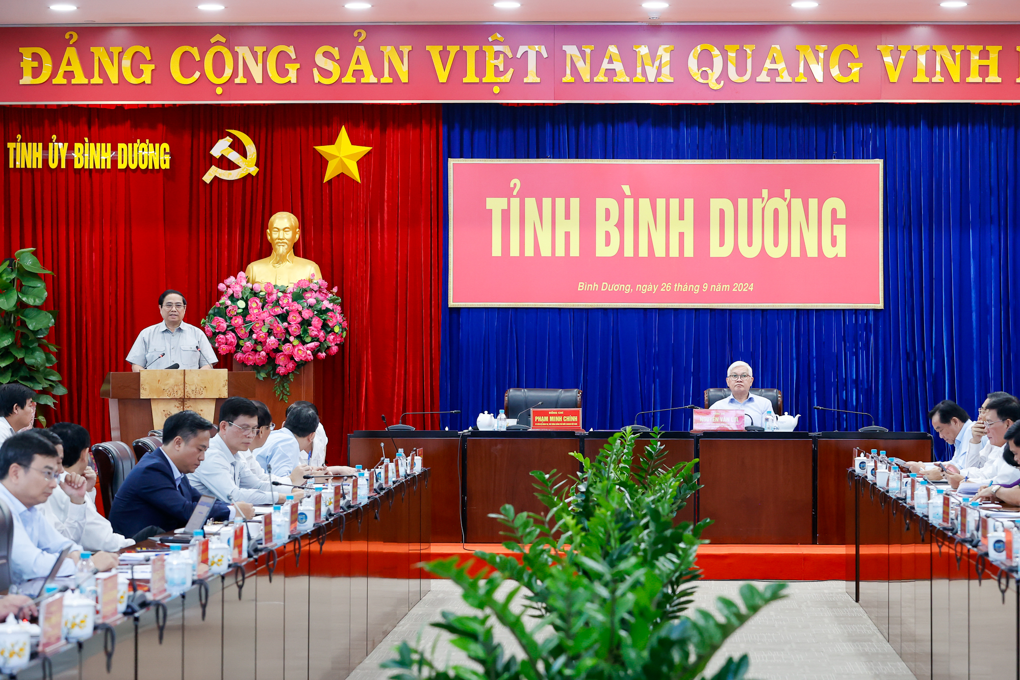 Thủ tướng: Bình Dương phải bứt phá hơn nữa, sớm trở thành thành phố trực thuộc Trung ương- Ảnh 3.