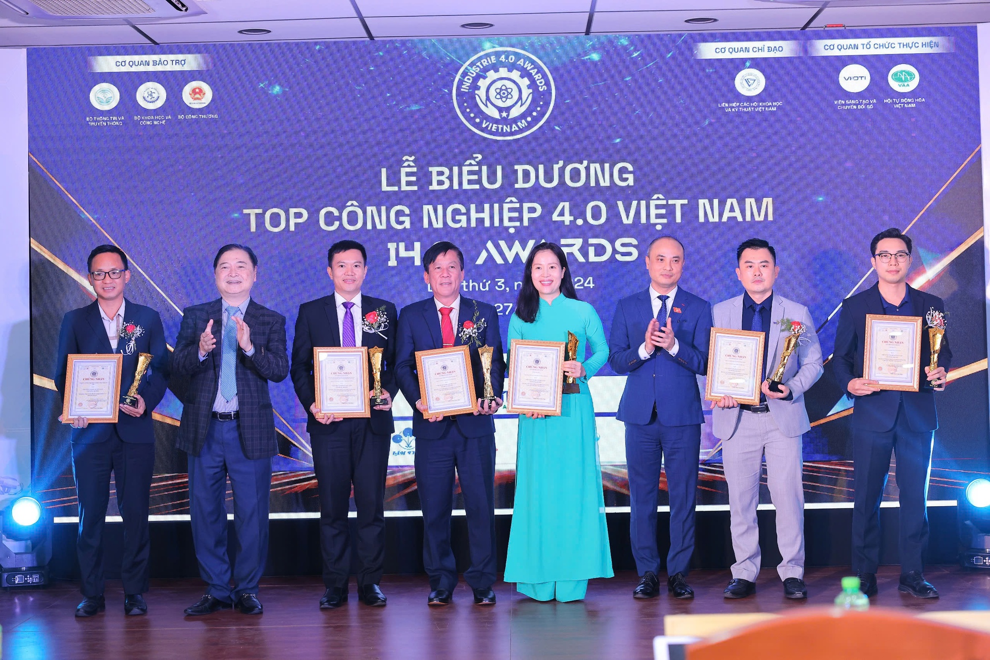 Biểu dương Top Công nghiệp 4.0 Việt Nam 2024- Ảnh 1.