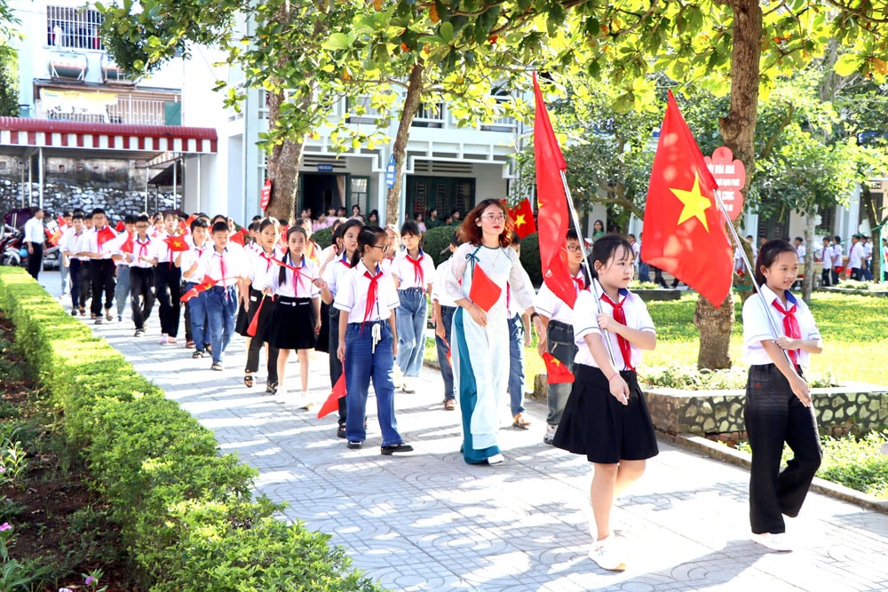 Rộn ràng không khí khai giảng năm học mới ở Lai Châu- Ảnh 4.