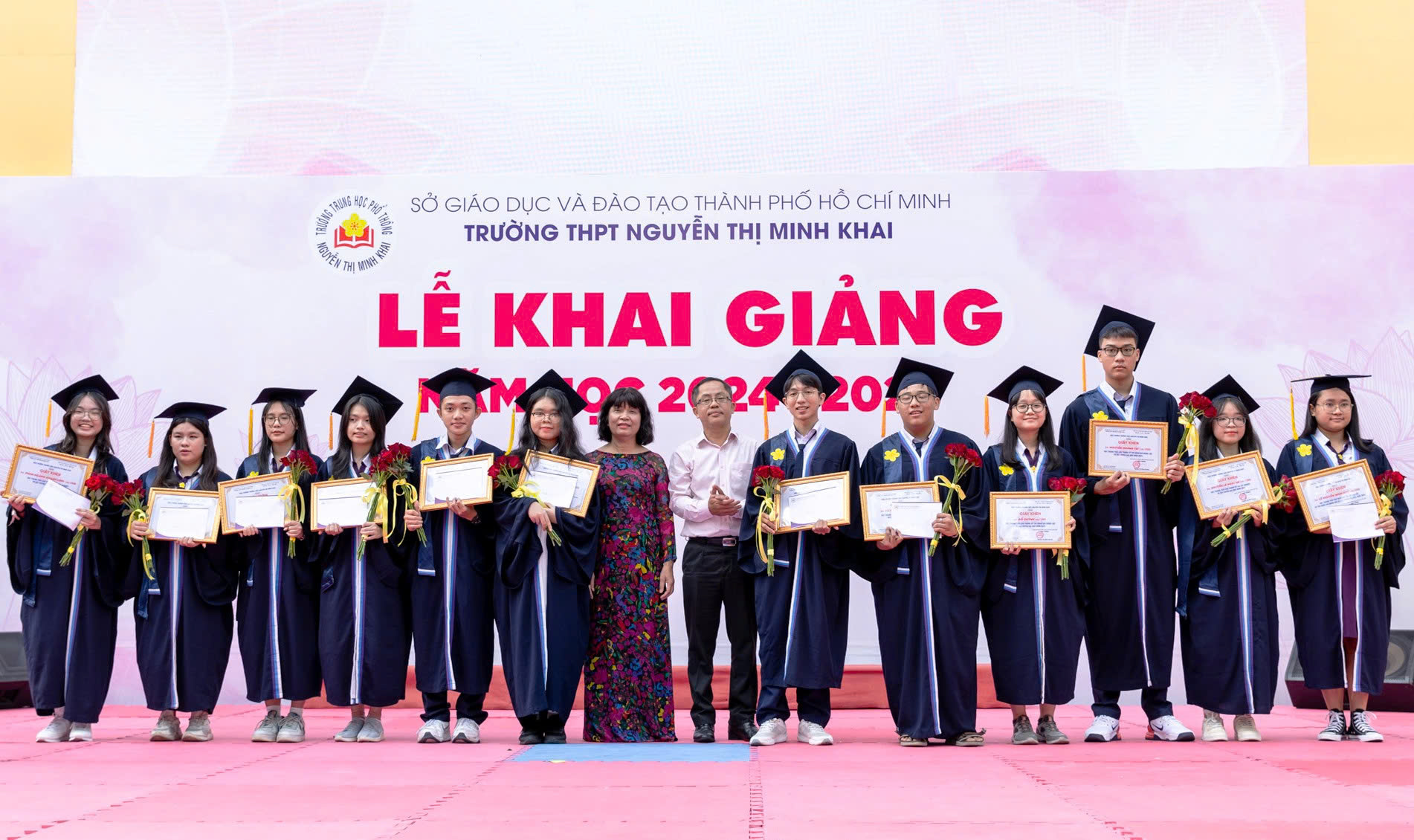 Hòa chung không khí rộn ràng khai giảng năm học mới- Ảnh 3.