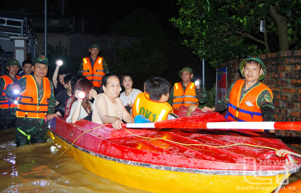 Các địa phương ứng phó mưa lũ do hoàn lưu bão số 3- Ảnh 2.