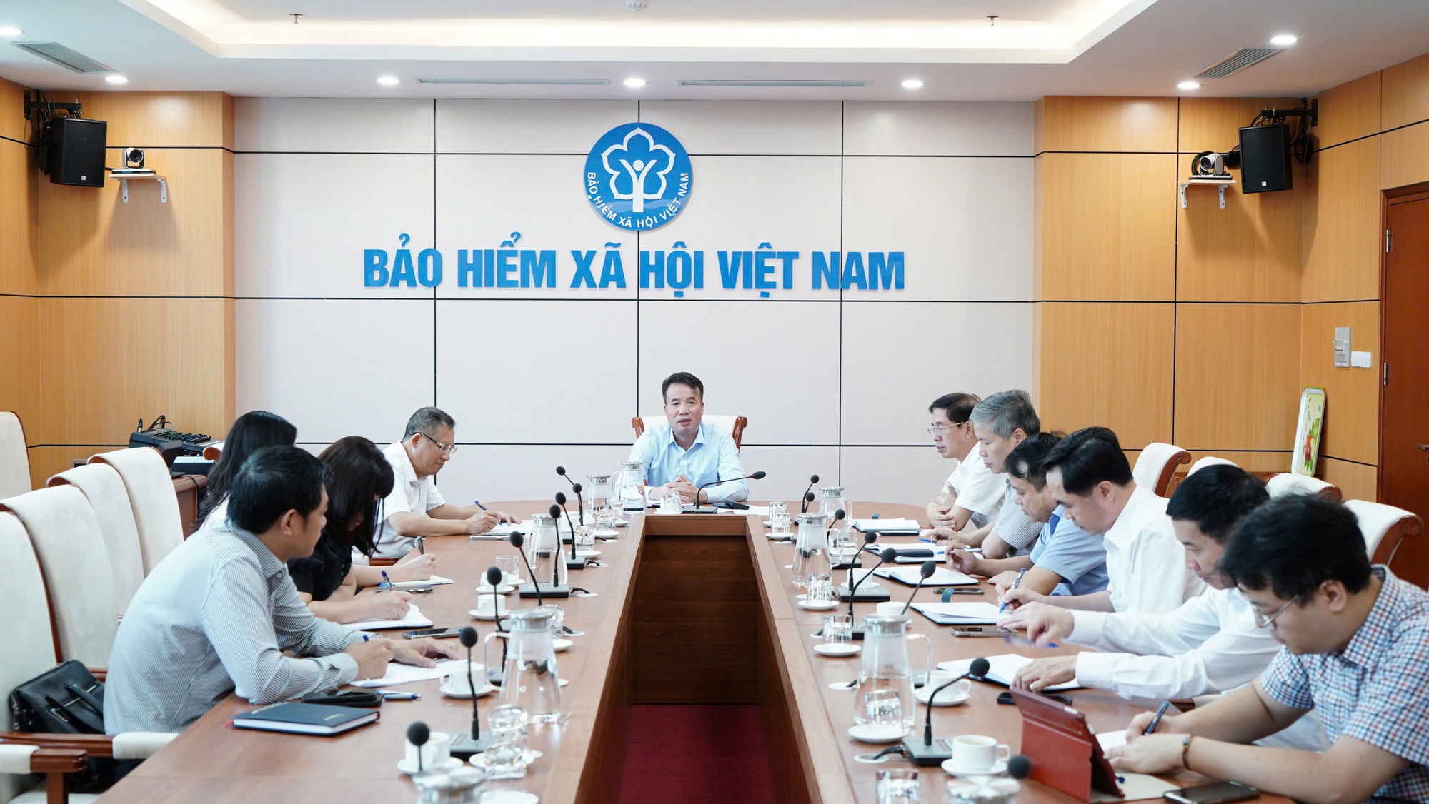 Kịp thời bảo đảm quyền lợi người tham gia BHXH, BHYT sau bão Yagi- Ảnh 1. Kịp thời bảo đảm quyền lợi người tham gia BHXH, BHYT sau bão Yagi- Ảnh 1.