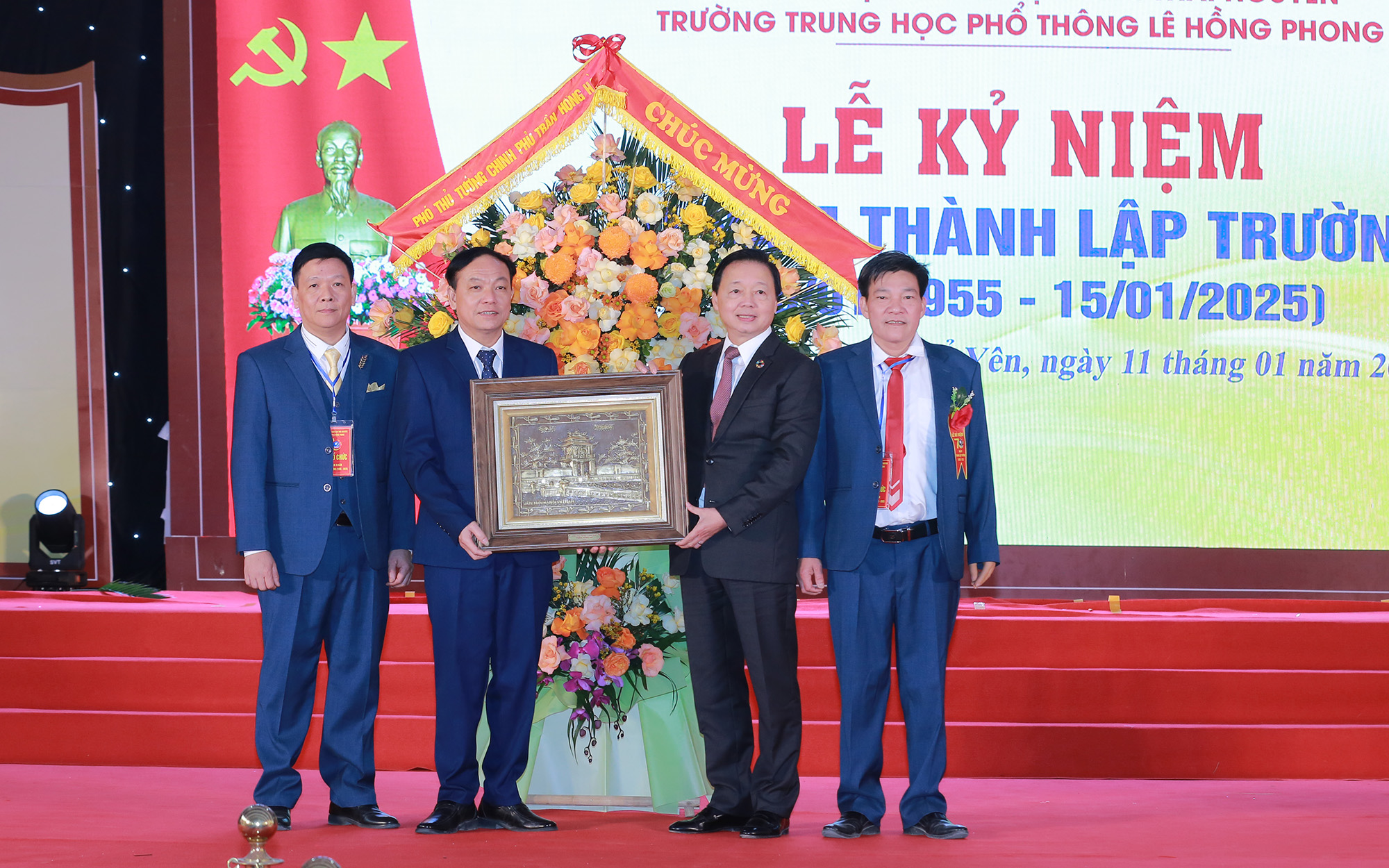 Tiếp nối hành trình không ngừng nghỉ vì học sinh thân yêu- Ảnh 1.