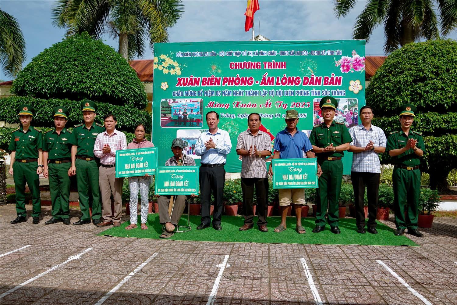 Nghĩa tình quân dân trong dịp Tết đến, Xuân về ở Tây Nam Bộ- Ảnh 1.