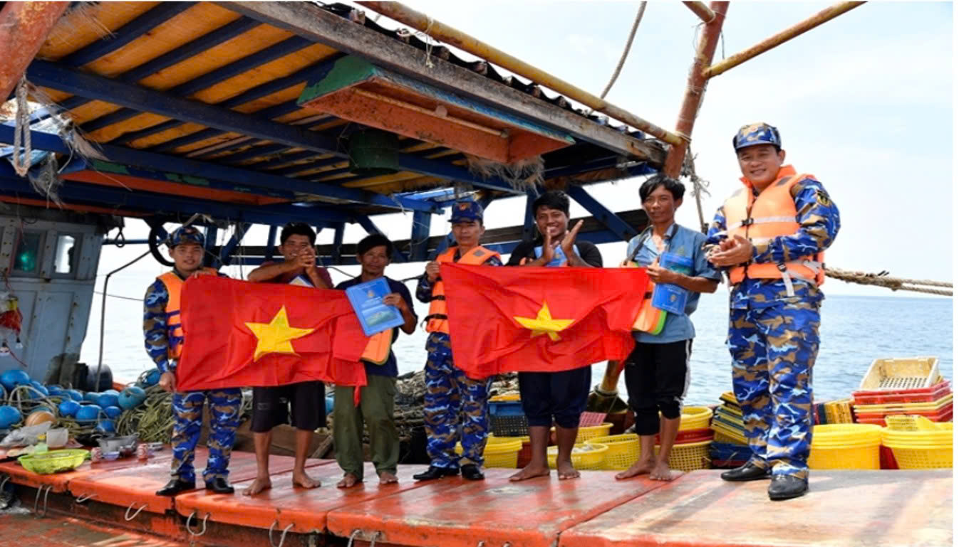 Vùng 5 Hải quân: Vững vàng trên tuyến biển Tây Nam- Ảnh 2.