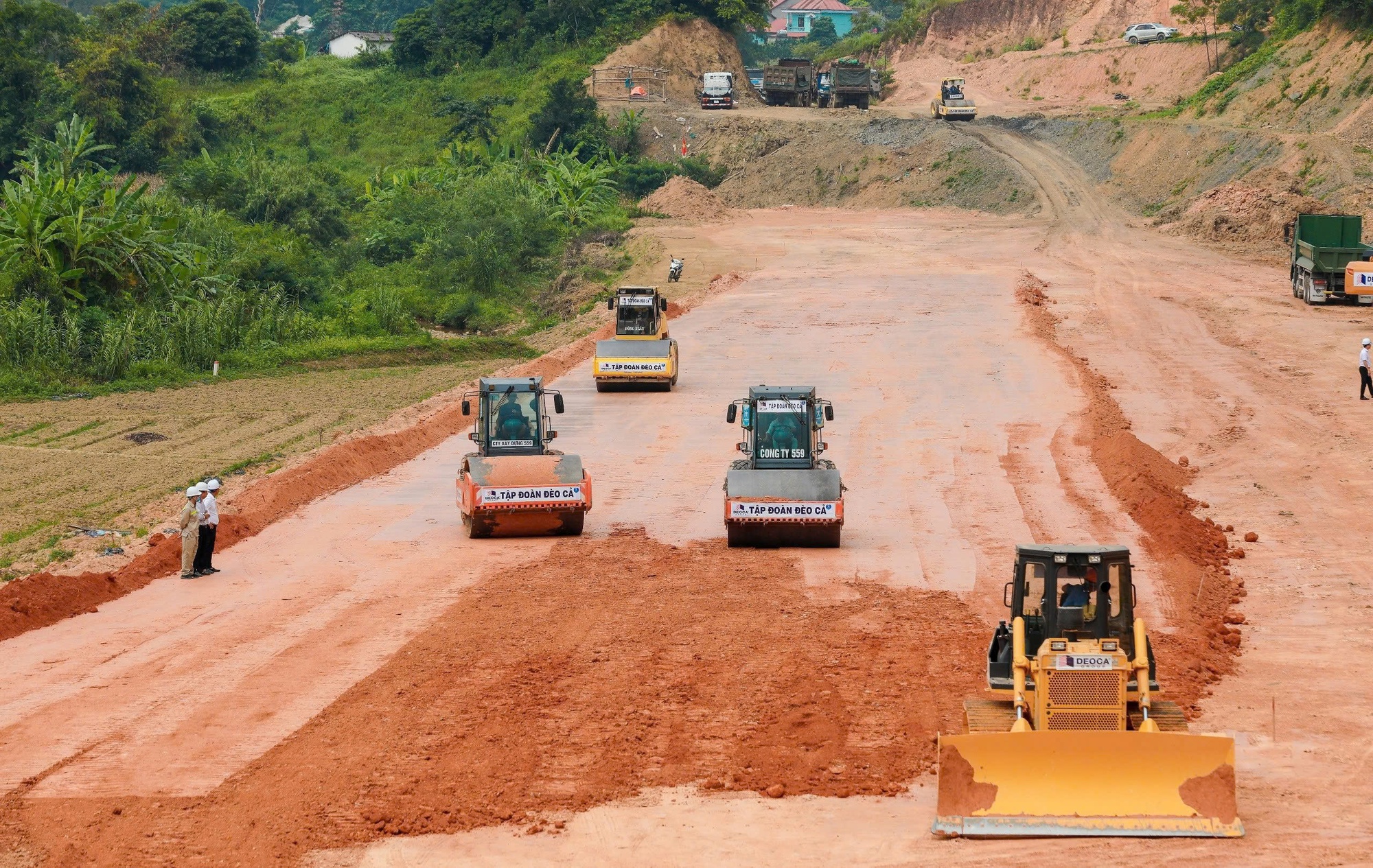 Đón Tết, mừng Xuân trên công trường các dự án giao thông trọng điểm- Ảnh 3.