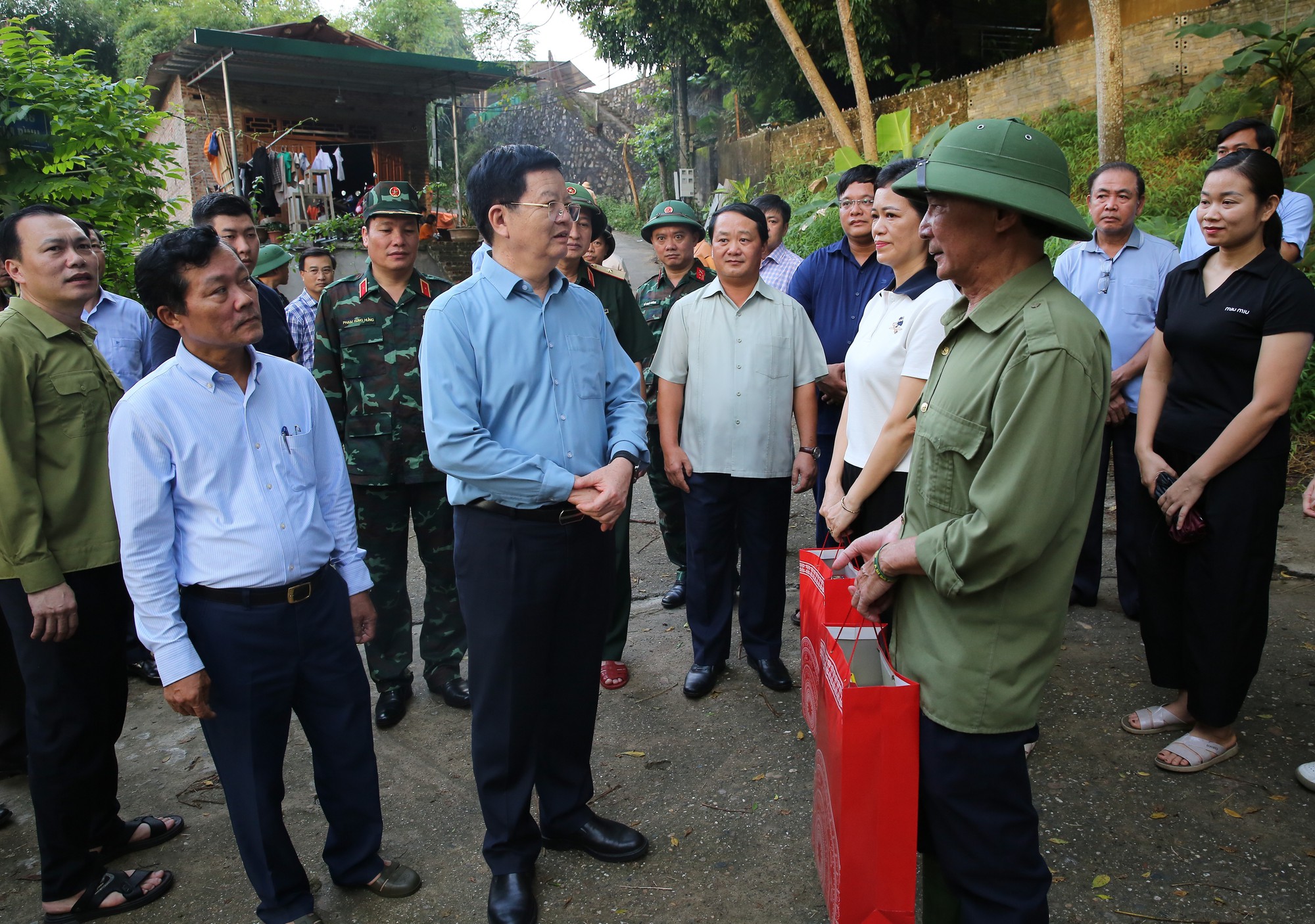 Phó Thủ tướng Mai Văn Chính kiểm tra công tác phòng, chống mưa lũ tại xã Chiêm Hóa, Tuyên Quang- Ảnh 3.