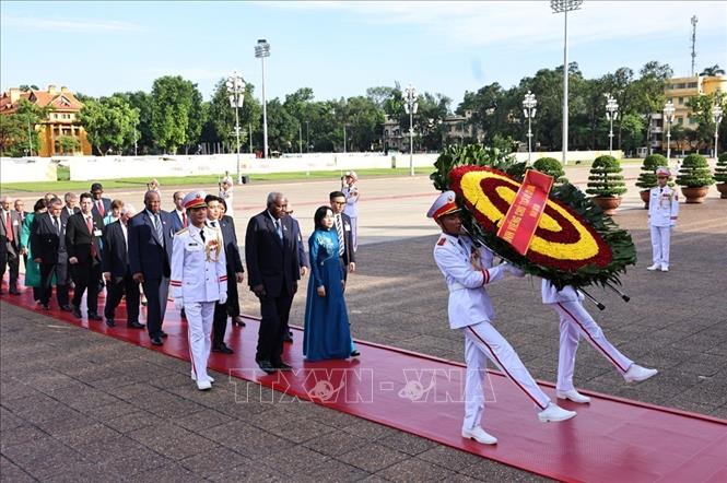 Chủ tịch Quốc hội Cuba vào Lăng viếng Chủ tịch Hồ Chí Minh- Ảnh 1.