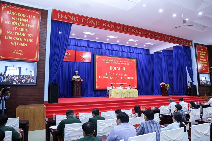 Chủ tịch nước Lương Cường tiếp xúc cử tri TPHCM- Ảnh 1.