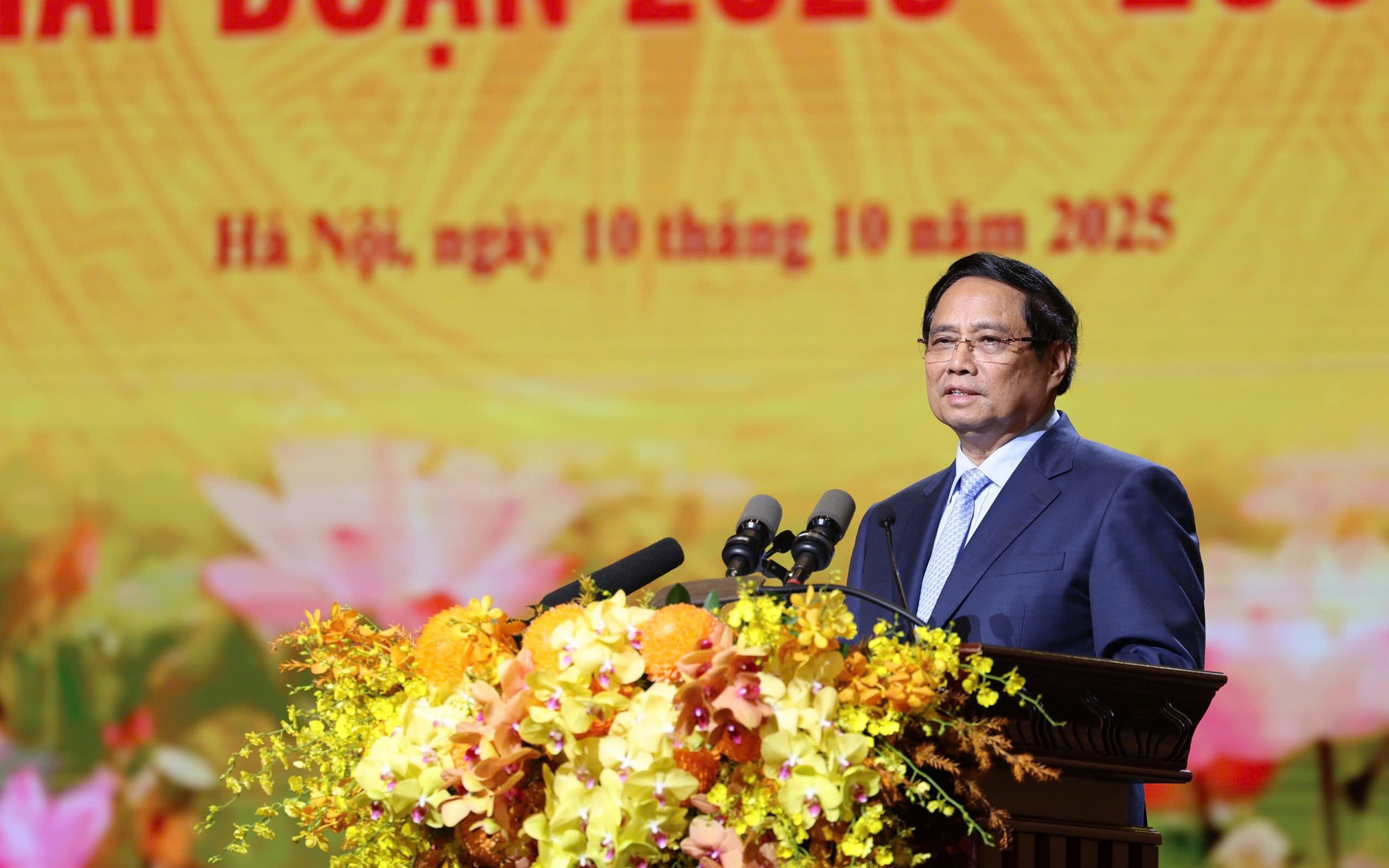 Nhân dân cả nước đang trông chờ vào vai trò dẫn dắt, sứ mệnh tiên phong, kiến tạo phát triển của Thủ đô Hà Nội*