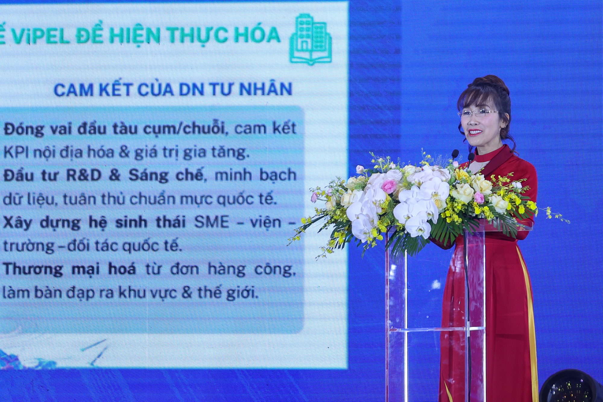 Thủ tướng: Doanh nghiệp, doanh nhân tư nhân '3 tiên phong' để 'công-tư đồng kiến quốc'- Ảnh 6. Thủ tướng: Doanh nghiệp, doanh nhân tư nhân '3 tiên phong' để 'công-tư đồng kiến quốc'- Ảnh 6.