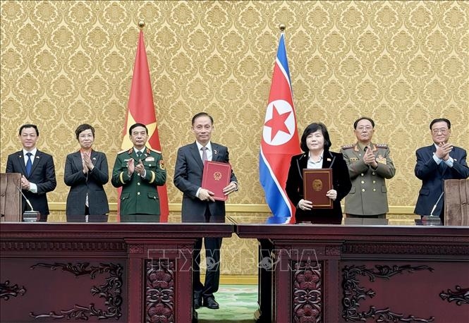 Lễ ký kết các văn kiện hợp tác song phương Việt Nam - Triều Tiên- Ảnh 2.