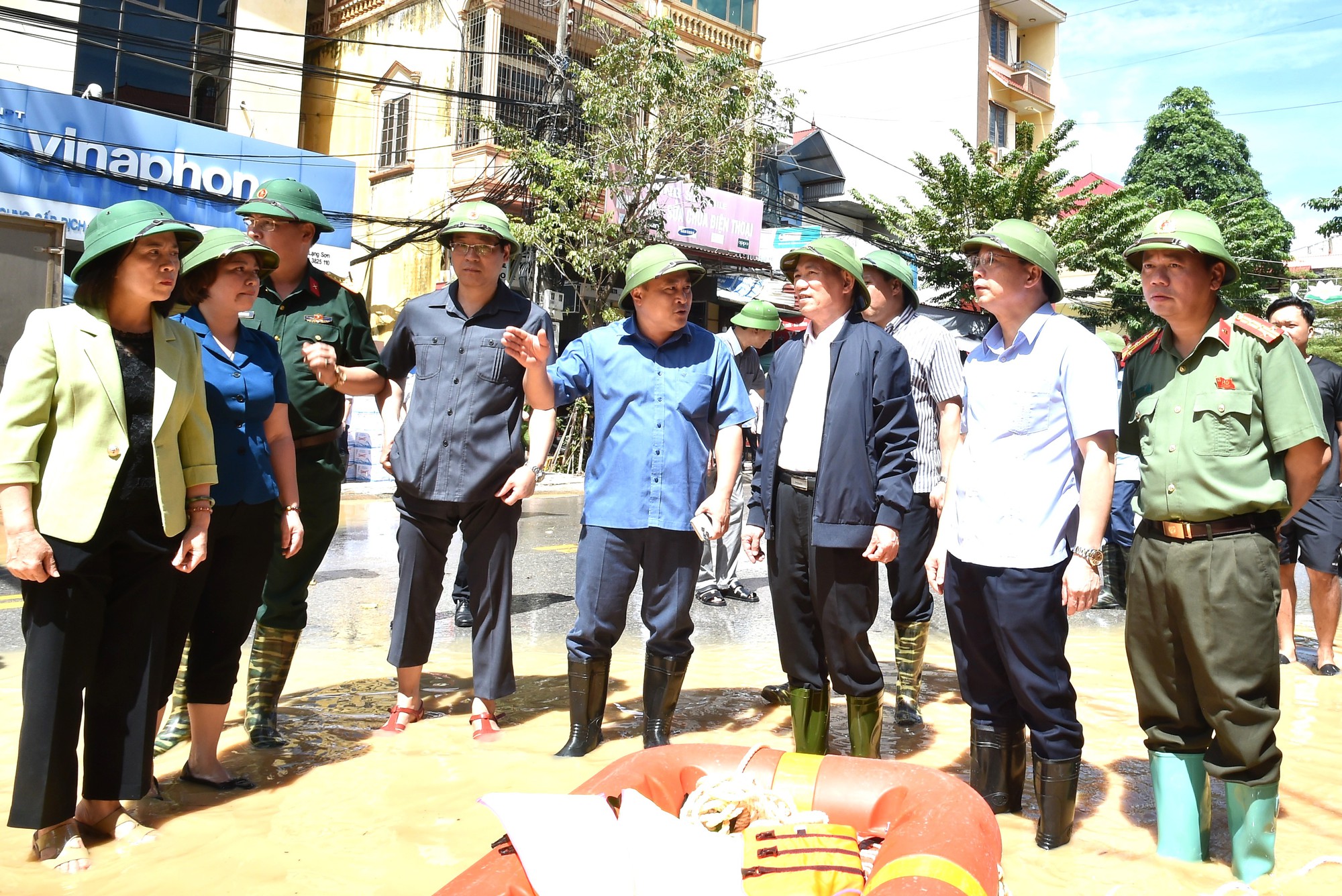 Con đê mềm của niềm tin- Ảnh 5. Con đê mềm của niềm tin- Ảnh 5.