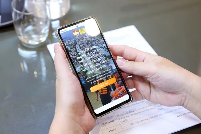 Cứu trợ khẩn cấp đồng bào bị ảnh hưởng bởi bão lũ trên nền tảng VNeID- Ảnh 1. Cứu trợ khẩn cấp đồng bào bị ảnh hưởng bởi bão lũ trên nền tảng VNeID- Ảnh 1.