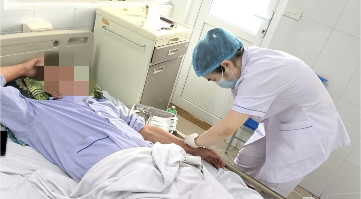 Cảnh báo gia tăng sốt xuất huyết sau mưa bão: Nhiều ca nặng nhập viện- Ảnh 1. Cảnh báo gia tăng sốt xuất huyết sau mưa bão: Nhiều ca nặng nhập viện- Ảnh 1.