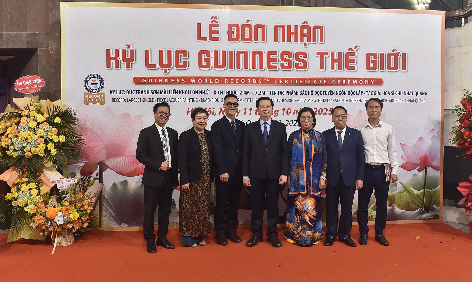 Đón nhận Kỷ lục Guinness Thế giới: Bức tranh sơn mài 'Bác Hồ đọc Tuyên ngôn Độc lập'- Ảnh 2.