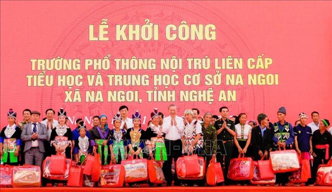Tổng Bí thư Tô Lâm dự lễ khởi công trường nội trú liên cấp Na Ngoi, tỉnh Nghệ An- Ảnh 3. Tổng Bí thư Tô Lâm dự lễ khởi công trường nội trú liên cấp Na Ngoi, tỉnh Nghệ An- Ảnh 3.