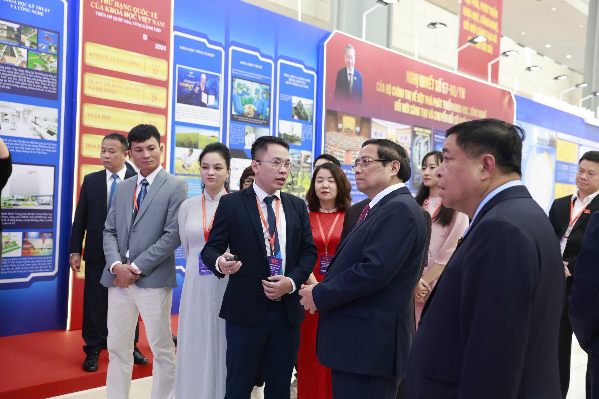 Không gian triển lãm tại Đại hội Đảng bộ Chính phủ: Dấu ấn một nhiệm kỳ hành động, đổi mới và phát triển- Ảnh 1. Không gian triển lãm tại Đại hội Đảng bộ Chính phủ: Dấu ấn một nhiệm kỳ hành động, đổi mới và phát triển- Ảnh 1.
