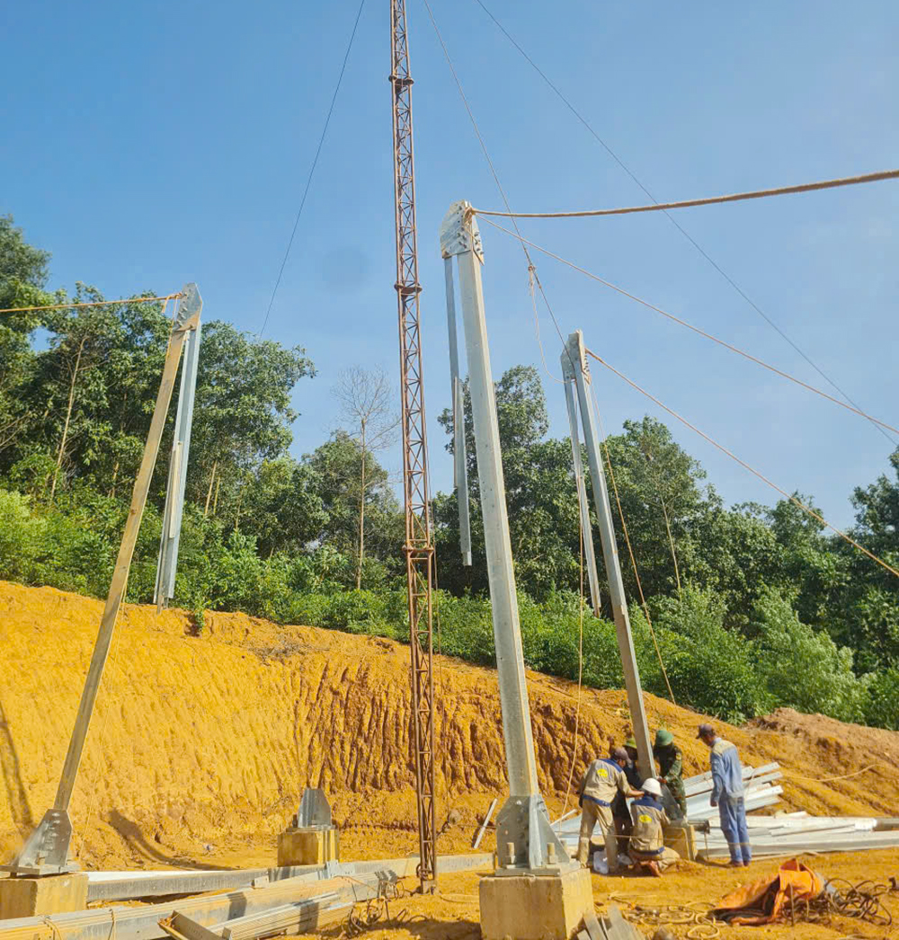 Phấn đấu đưa dự án đường dây 220kV đấu nối Nghĩa Lộ - TBA 500kV Việt Trì về đích trong năm 2025- Ảnh 1. Phấn đấu đưa dự án đường dây 220kV đấu nối Nghĩa Lộ - TBA 500kV Việt Trì về đích trong năm 2025- Ảnh 1.