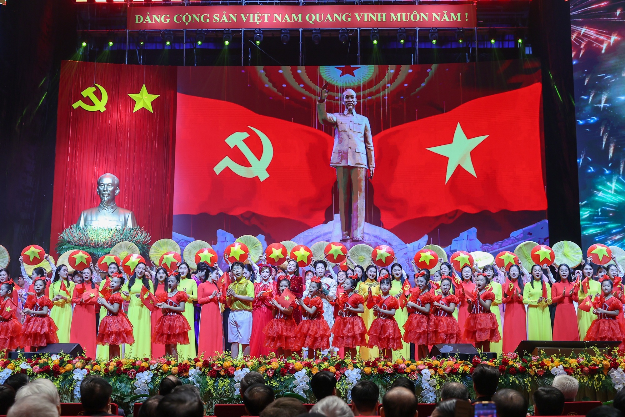 Chương trình văn nghệ chào mừng Đại hội - Ảnh: VGP/Nhật Bắc