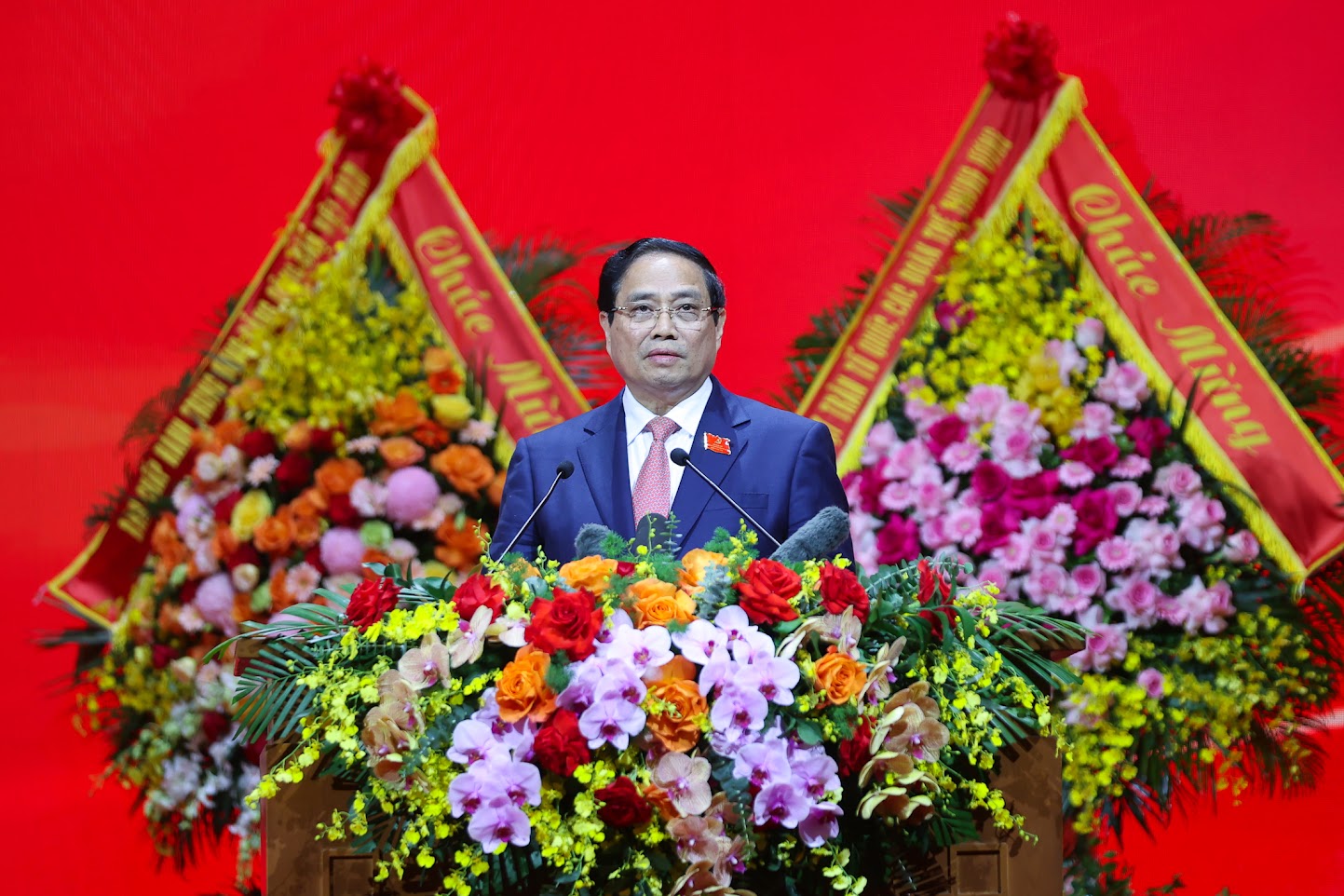 Đồng chí Phạm Minh Chính, Ủy viên Bộ Chính trị, Bí thư Đảng ủy Chính phủ, Thủ tướng Chính phủ phát biểu khai mạc Đại hội - Ảnh: VGP/Nhật Bắc