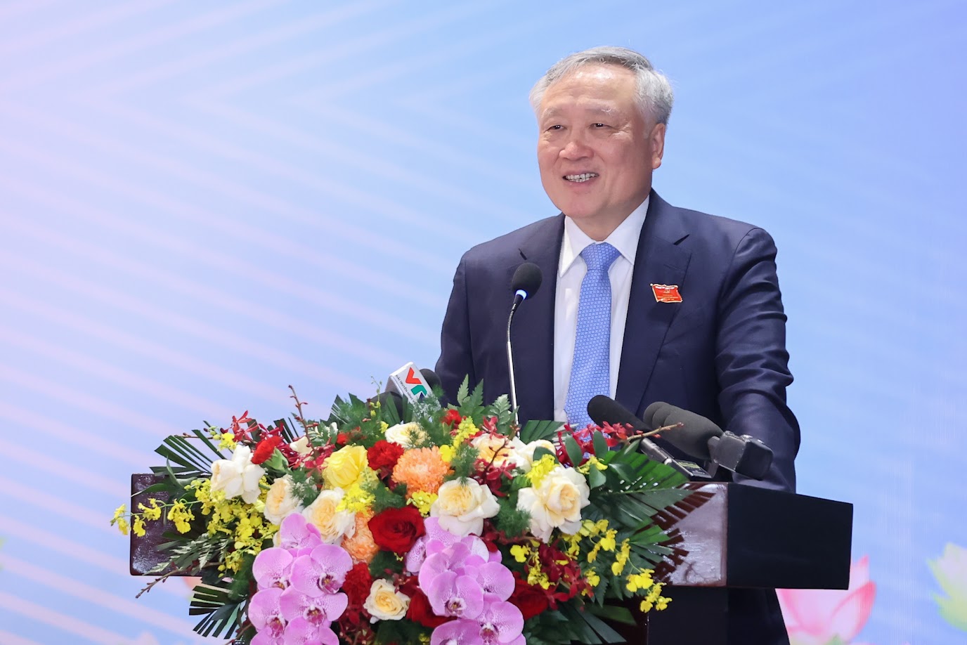 Thực hiện Nghị quyết Đại hội Đảng bộ Chính phủ: Vấn đề đặt ra là khâu thực hiện, tổ chức bộ máy và con người- Ảnh 3. Thực hiện Nghị quyết Đại hội Đảng bộ Chính phủ: Vấn đề đặt ra là khâu thực hiện, tổ chức bộ máy và con người- Ảnh 3.