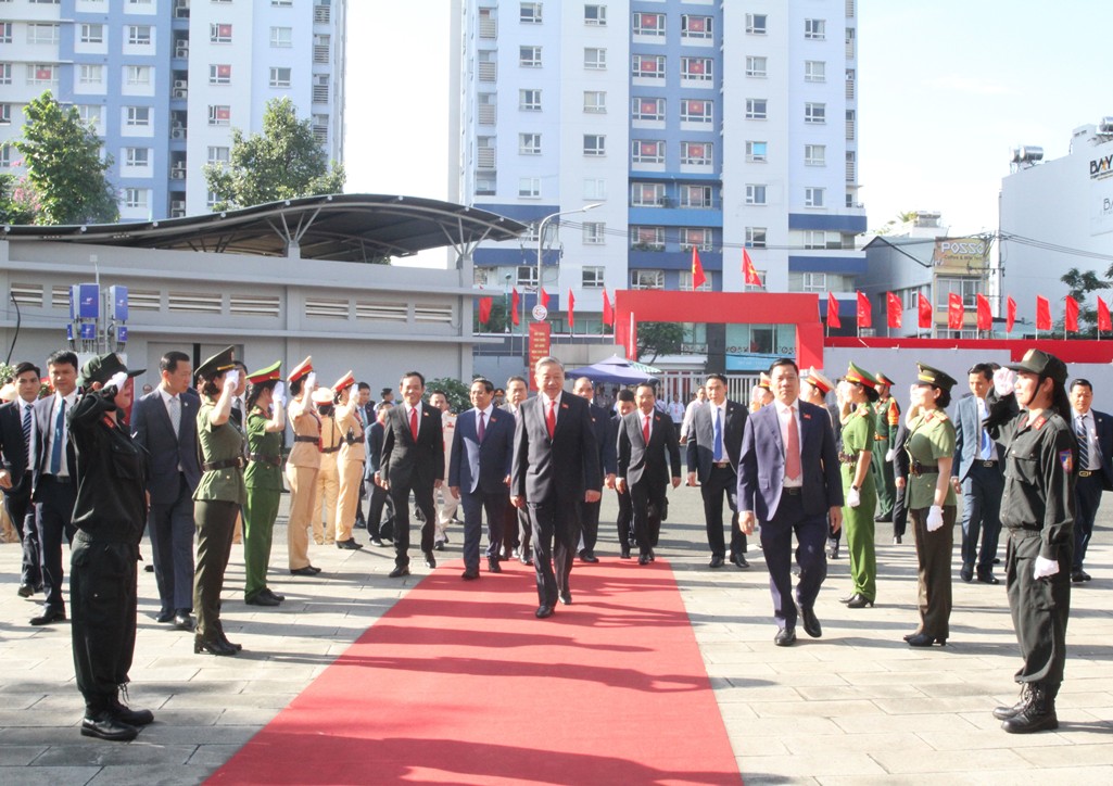 Tổng Bí thư Tô Lâm tham quan Triển lãm Thành tựu Báo chí - Xuất bản - Ảnh 1. Tổng Bí thư Tô Lâm tham quan Triển lãm Thành tựu Báo chí - Xuất bản - Ảnh 1.