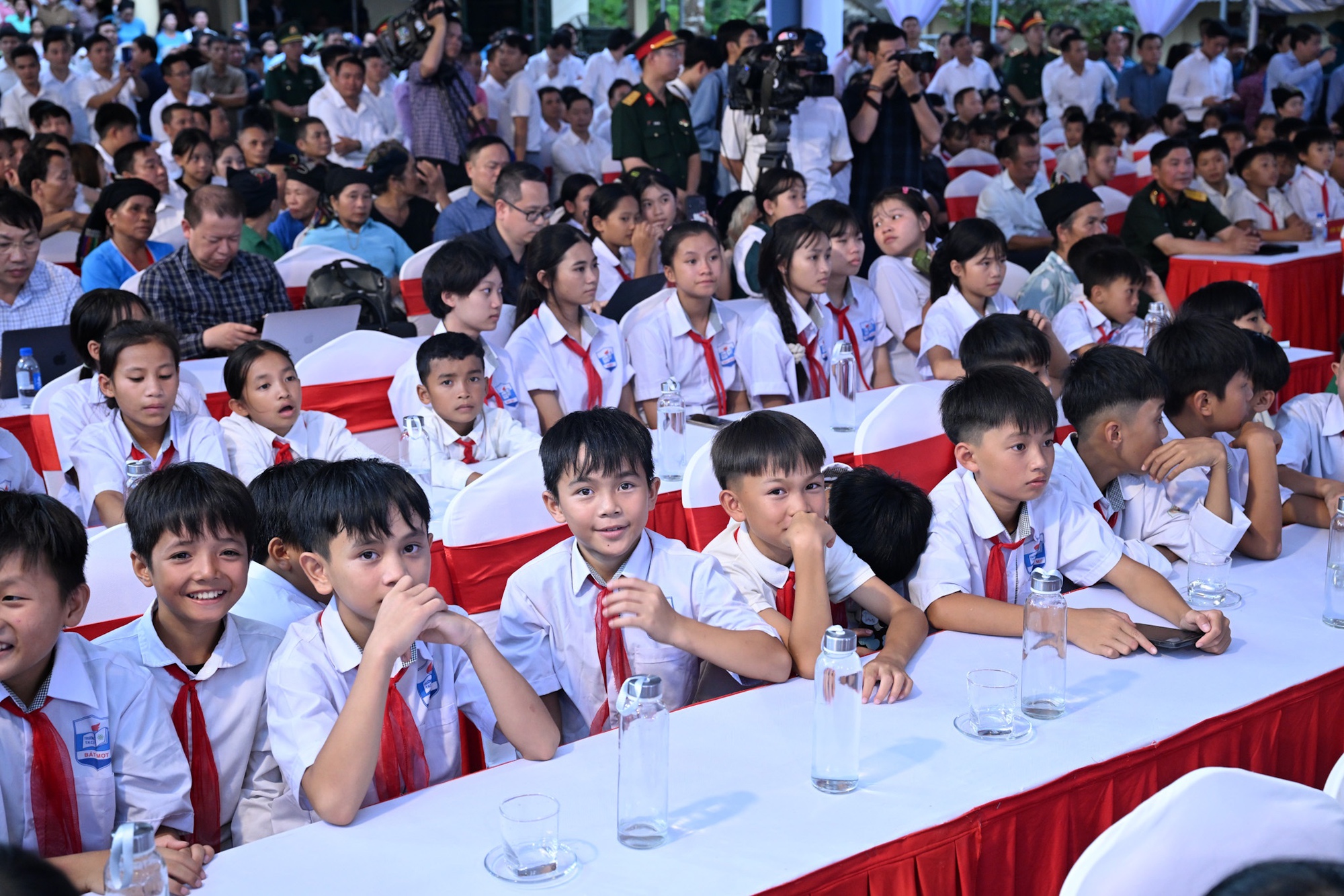 Thủ tướng dự lễ khởi công ngôi trường tại xã vùng núi cao biên giới Thanh Hóa- Ảnh 5.